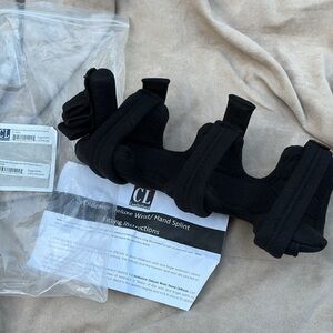 NEW Comfortland Endeavor Deluxe Wrist Support Splint 31-500- Black